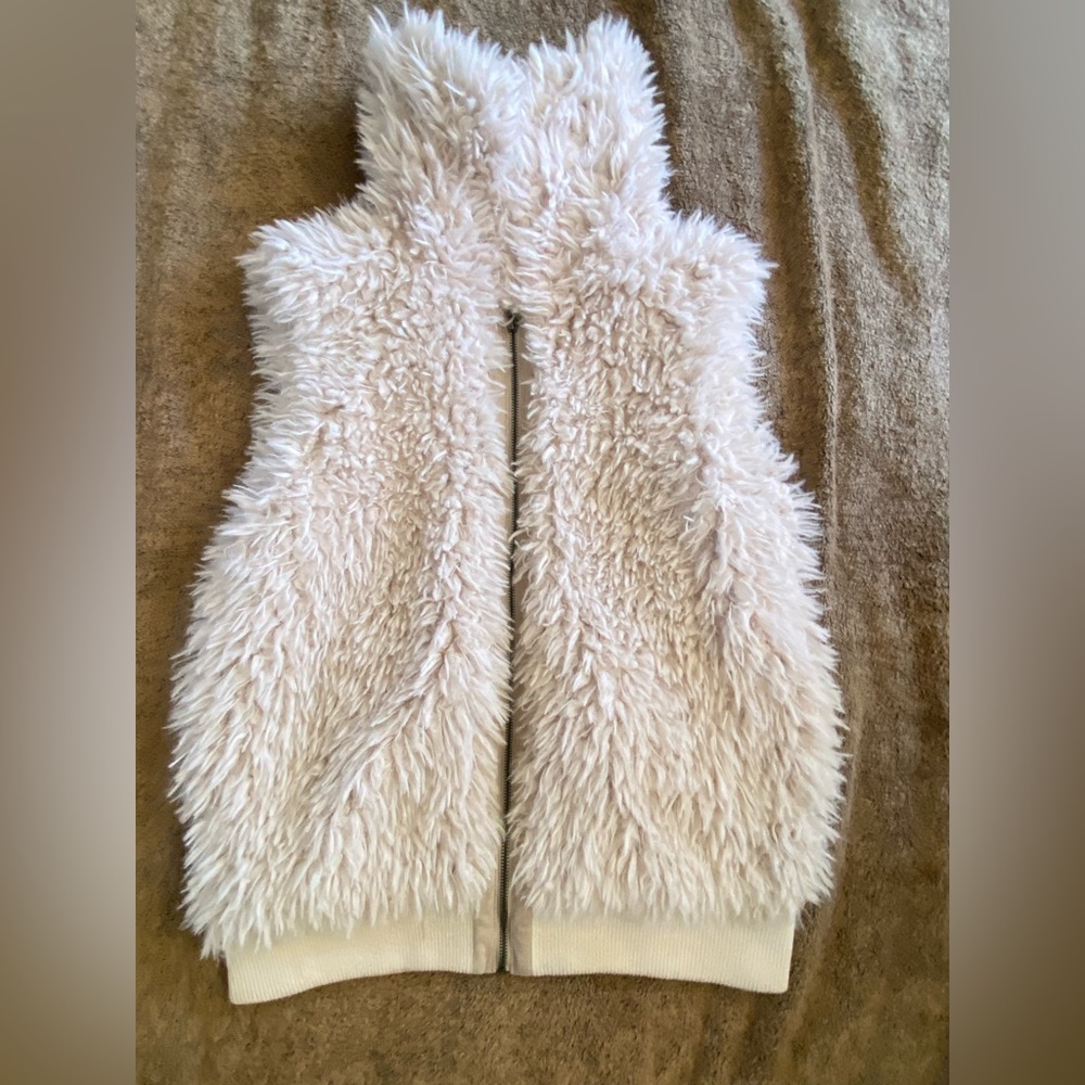 Fluffy alpaca type fur women’s vest
